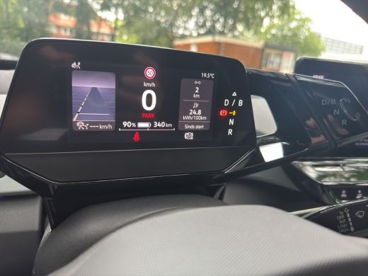 Volkswagen ID.3 Pro Edition 204pk 58kWh | Trekhaak | Stoel/Stuur verwarming | Navi | 19"LMV ActivLease financial lease