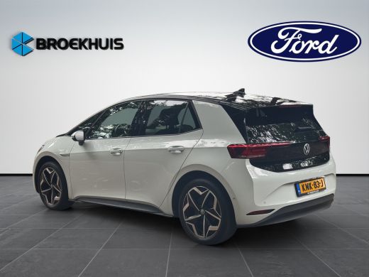 Volkswagen ID.3 Pro Edition 204pk 58kWh | Trekhaak | Stoel/Stuur verwarming | Navi | 19"LMV ActivLease financial lease