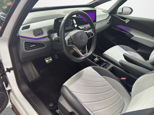 Volkswagen ID.3 Pro Edition 204pk 58kWh | Trekhaak | Stoel/Stuur verwarming | Navi | 19"LMV ActivLease financial lease