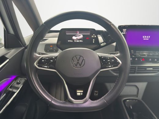 Volkswagen ID.3 Pro Edition 204pk 58kWh | Trekhaak | Stoel/Stuur verwarming | Navi | 19"LMV ActivLease financial lease