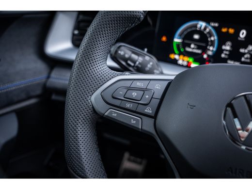 Volkswagen Tayron R-Line Edition | 'App-Connect' draadloze smartphone integratie | Automatische afstandsregeling (A... ActivLease financial lease