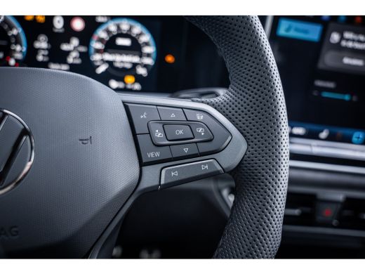 Volkswagen Tayron R-Line Edition | 'App-Connect' draadloze smartphone integratie | Automatische afstandsregeling (A... ActivLease financial lease