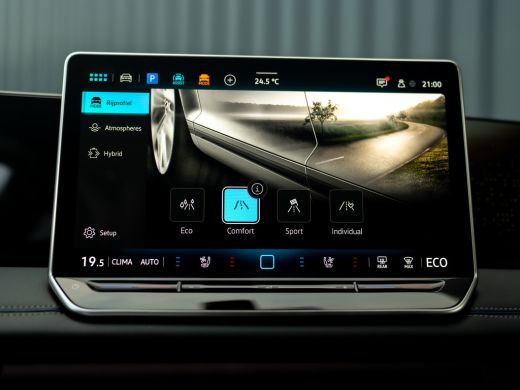 Volkswagen Tiguan 1.5 eHybrid R-Line Edition 272pk | Stoelgeheugen L&R | 360 Camera | Leder | Prijs Rijklaar!! ActivLease financial lease