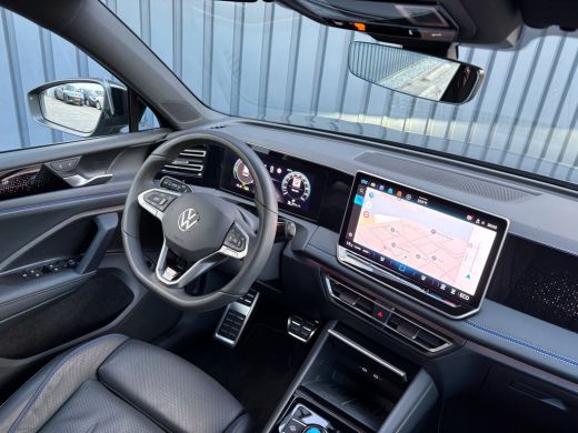 Volkswagen Tiguan 1.5 eHybrid R-Line Edition 272pk | Stoelgeheugen L&R | 360 Camera | Leder | Prijs Rijklaar!! ActivLease financial lease
