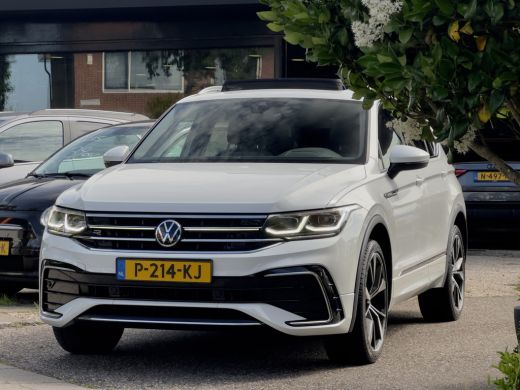 Volkswagen Tiguan Allspace 1.5 TSI AUT7 3X R-LINE 7PERS PANODAK NAVI CAMERA DIGI-DASH APPLE-CARPLAY HEAD-UP LED LMV PDC ActivLease financial lease