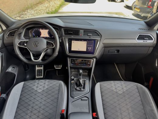 Volkswagen Tiguan Allspace 1.5 TSI AUT7 3X R-LINE 7PERS PANODAK NAVI CAMERA DIGI-DASH APPLE-CARPLAY HEAD-UP LED LMV PDC ActivLease financial lease