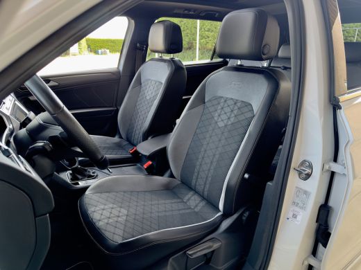 Volkswagen Tiguan Allspace 1.5 TSI AUT7 3X R-LINE 7PERS PANODAK NAVI CAMERA DIGI-DASH APPLE-CARPLAY HEAD-UP LED LMV PDC ActivLease financial lease