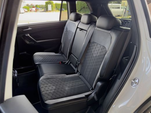 Volkswagen Tiguan Allspace 1.5 TSI AUT7 3X R-LINE 7PERS PANODAK NAVI CAMERA DIGI-DASH APPLE-CARPLAY HEAD-UP LED LMV PDC ActivLease financial lease