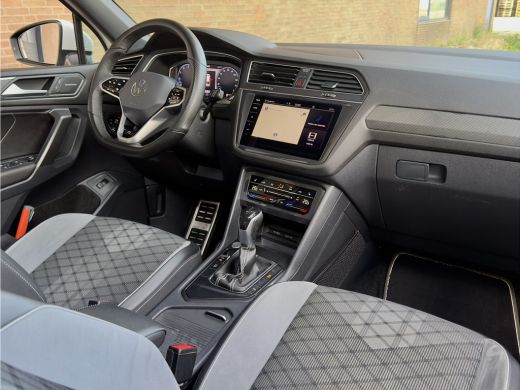 Volkswagen Tiguan Allspace 1.5 TSI AUT7 3X R-LINE 7PERS PANODAK NAVI CAMERA DIGI-DASH APPLE-CARPLAY HEAD-UP LED LMV PDC ActivLease financial lease