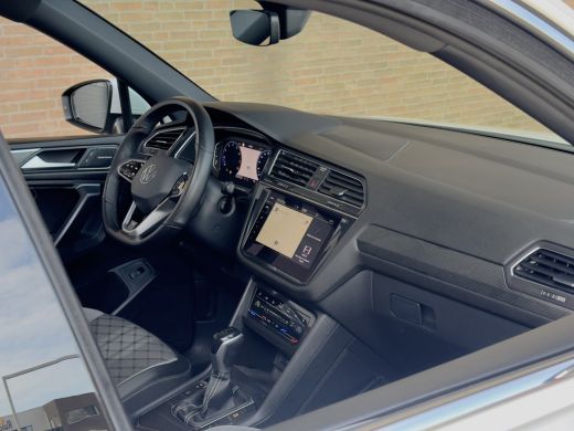 Volkswagen Tiguan Allspace 1.5 TSI AUT7 3X R-LINE 7PERS PANODAK NAVI CAMERA DIGI-DASH APPLE-CARPLAY HEAD-UP LED LMV PDC ActivLease financial lease
