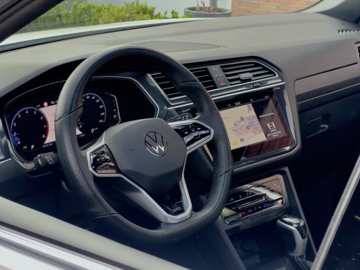 Volkswagen Tiguan Allspace 1.5 TSI AUT7 3X R-LINE 7PERS PANODAK NAVI CAMERA DIGI-DASH APPLE-CARPLAY HEAD-UP LED LMV PDC ActivLease financial lease