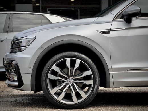 Volkswagen Tiguan Allspace 1.5 TSI AUT7 3x R-LINE 7PERS PANODAK 20 INCH-LMV NAVI CAMERA DIGI-DASH APPLE-CARPLAY LED PDC ActivLease financial lease