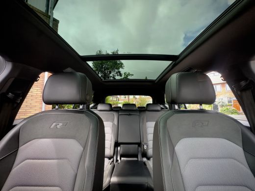 Volkswagen Tiguan Allspace 1.5 TSI AUT7 3x R-LINE 7PERS PANODAK 20 INCH-LMV NAVI CAMERA DIGI-DASH APPLE-CARPLAY LED PDC ActivLease financial lease