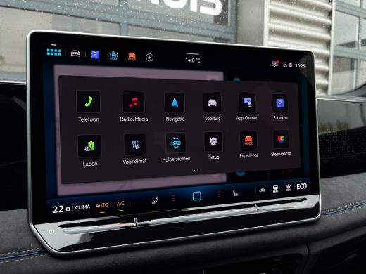 Volkswagen Tiguan R-Line Edition - eHybrid | 'App-Connect' draadloze smartphone integratie | Achteruitrijcamera (Re... ActivLease financial lease
