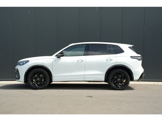 Volkswagen Tiguan R-Line Edition - eHybrid | 'App-Connect' draadloze smartphone integratie | Achteruitrijcamera (Re... ActivLease financial lease
