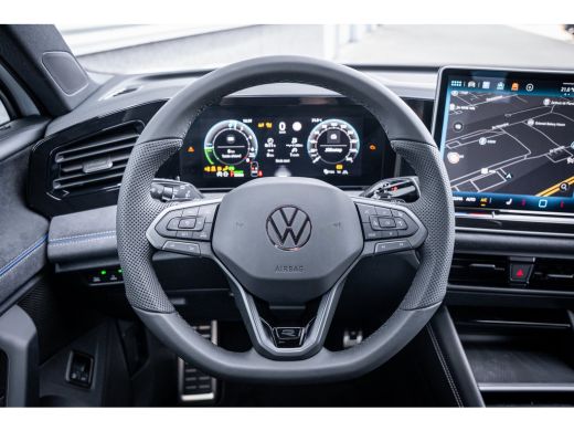 Volkswagen Tiguan R-Line Edition - eHybrid | 'App-Connect' draadloze smartphone integratie | Automatische afstandsr... ActivLease financial lease