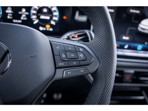 Volkswagen Tiguan R-Line Edition - eHybrid | 'App-Connect' draadloze smartphone integratie | Automatische afstandsr... ActivLease financial lease