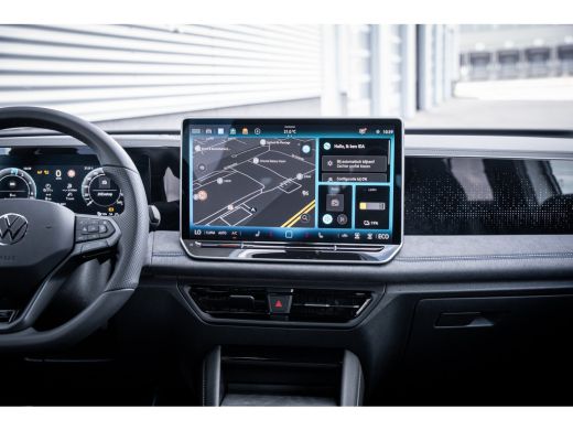 Volkswagen Tiguan R-Line Edition - eHybrid | 'App-Connect' draadloze smartphone integratie | Automatische afstandsr... ActivLease financial lease