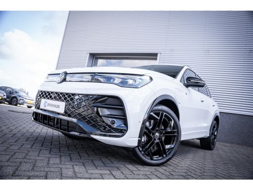 Volkswagen Tiguan R-Line Edition - eHybrid | 'App-Connect' draadloze smartphone integratie | Automatische afstandsr... ActivLease financial lease