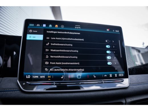 Volkswagen Tiguan R-Line Edition - eHybrid | 'App-Connect' draadloze smartphone integratie | Automatische afstandsr... ActivLease financial lease