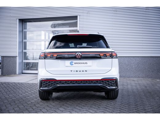 Volkswagen Tiguan R-Line Edition - eHybrid | 'App-Connect' draadloze smartphone integratie | Automatische afstandsr... ActivLease financial lease