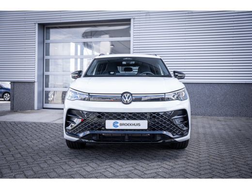 Volkswagen Tiguan R-Line Edition - eHybrid | 'App-Connect' draadloze smartphone integratie | Automatische afstandsr... ActivLease financial lease