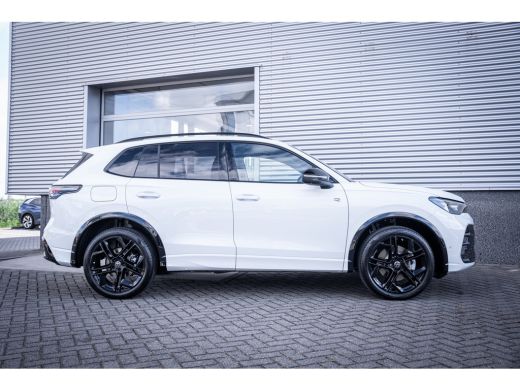Volkswagen Tiguan R-Line Edition - eHybrid | 'App-Connect' draadloze smartphone integratie | Automatische afstandsr... ActivLease financial lease