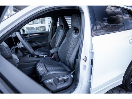 Volkswagen Tiguan R-Line Edition - eHybrid | 'App-Connect' draadloze smartphone integratie | Automatische afstandsr... ActivLease financial lease