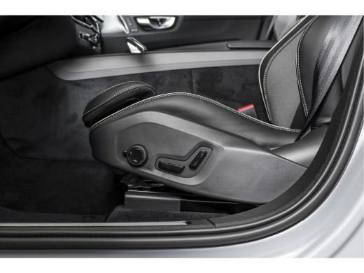 Volvo  XC60 2.0 T6 Plug-in hybrid AWD Ultra Black Edition | S/K Panodak | Head-up | 360 Camera | Harman/Kardo... ActivLease financial lease