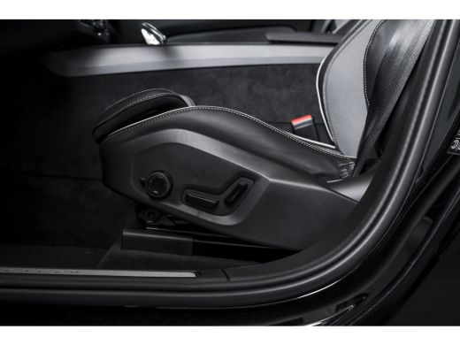 Volvo  XC60 2.0 T8 Plug-in hybrid AWD Plus Black Edition | S/K Panodak | Elek. Trekhaak | 360 Camera | Head-U... ActivLease financial lease