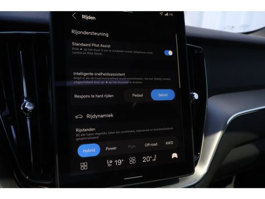 Volvo  XC60 T6 Plus Black Edition Recharge Plug-In Hybrid AWD | Harman Kardon | Head Up Display | BLIS | Trek... ActivLease financial lease
