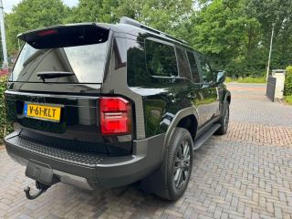 Toyota Land Cruiser 2.8 D-4D Standard Roof Window Van Professional