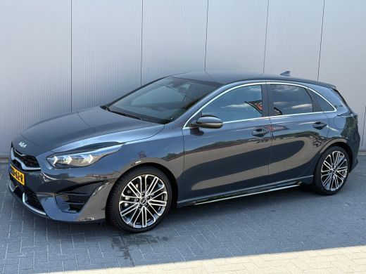 Kia Ceed 1.5 T-GDi 140PK Automaat GT-Line 12-2025!/Navigatie/Adapt.-cruise/Keyfree/Winter-pack ActivLease financial lease