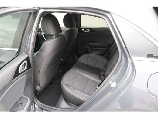 Kia Ceed 1.5 T-GDi 140PK Automaat GT-Line 12-2025!/Navigatie/Adapt.-cruise/Keyfree/Winter-pack ActivLease financial lease