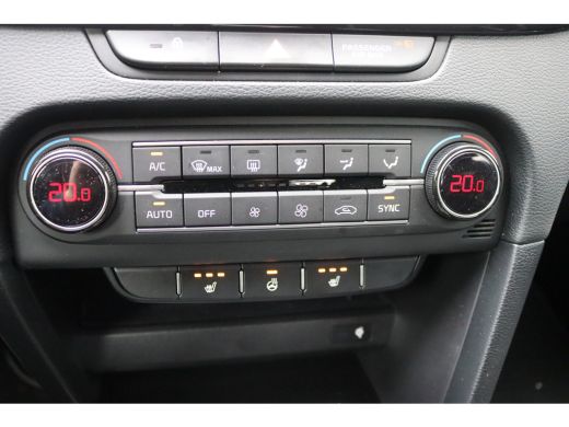 Kia Ceed 1.5 T-GDi 140PK Automaat GT-Line 12-2025!/Navigatie/Adapt.-cruise/Keyfree/Winter-pack ActivLease financial lease