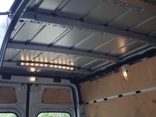 Mercedes-Benz Sprinter 317 1.9 CDI L2H2 RWD + 3500 KG TREKHAAK | NAVIGATIE | APPLE CARPLAY | CAMERA ActivLease financial lease