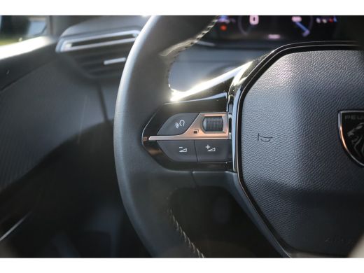 Peugeot 208 1.2 PureT. 100PK Allure Carplay-android/Parkeerhulp/Cruise-control ActivLease financial lease