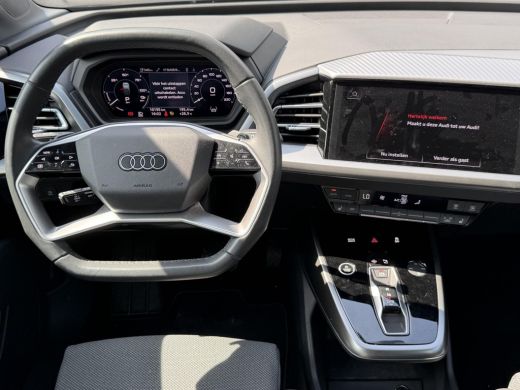 Audi Q4 Sportback e-tron 45 Edition 82 kWh VAN: 44.900,- VOOR: 41.877,- UW WKVOORDEEL: 3.023,-|S-LINE| 10.000KM! | STOELVE... ActivLease financial lease