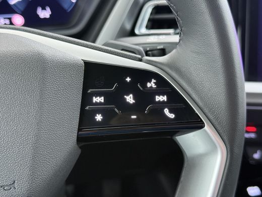Audi Q4 Sportback e-tron 45 Edition 82 kWh S-LINE| 10.000KM! | STOELVERWARMING| ELEKTRISCHE ACHTERKLEP| ACHTERUITRIJCAMERA... ActivLease financial lease
