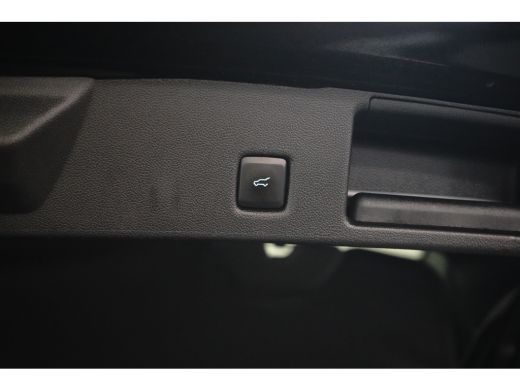 Ford Kuga Plug-In Hybrid ST-Line X | Black-Pack | Panoramadak | AGR-stoelen | Head-up | Adaptive cruise. | ... ActivLease financial lease