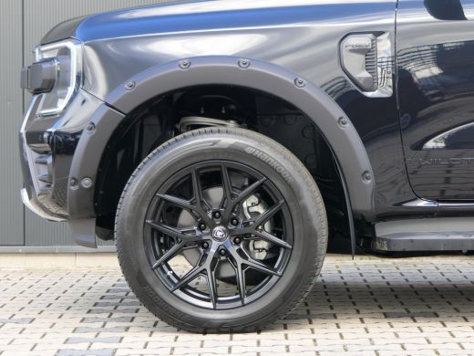 Ford Ranger 2.3 Wildtrak Double Cab PHEV | Custom RVS uitlaat | 20'' | Wielkastverbreders | Camera | Adaptive... ActivLease financial lease