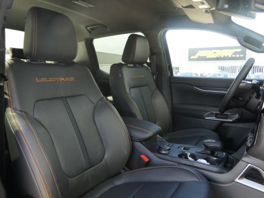 Ford Ranger 2.3 Wildtrak Double Cab PHEV | Custom RVS uitlaat | 20'' | Wielkastverbreders | Camera | Adaptive... ActivLease financial lease