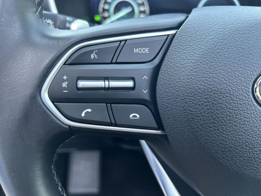 Hyundai Santa Fe 1.6 T-GDI HEV Comfort Smart Sky | Panoramadak| Trekhaak | Apple Carplay/Android Auto | Adaptief C... ActivLease financial lease