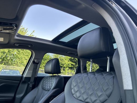 Hyundai Santa Fe 1.6 T-GDI HEV Comfort Smart Sky | Panoramadak| Trekhaak | Apple Carplay/Android Auto | Adaptief C... ActivLease financial lease