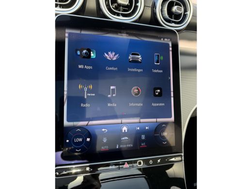Mercedes-Benz GLC 200 4MATIC AMG Line ACC-Pano-Trekhaak-Stoel/stuur verw. ActivLease financial lease