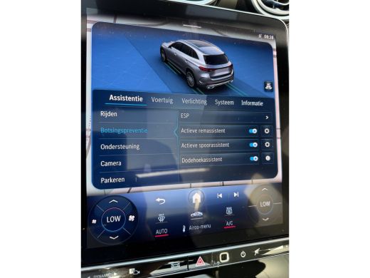 Mercedes-Benz GLC 200 4MATIC AMG Line ACC-Pano-Trekhaak-Stoel/stuur verw. ActivLease financial lease