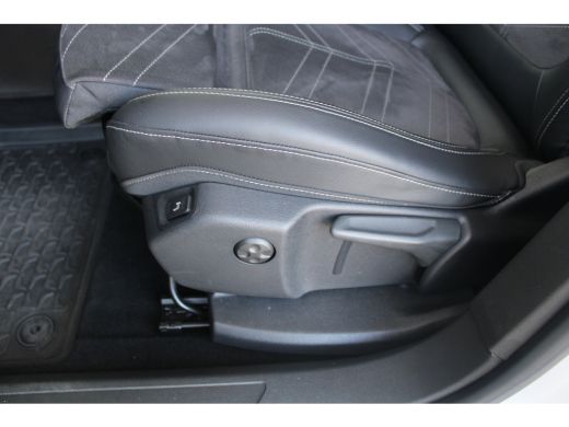 Opel Grandland 1.6 Turbo Plug-In Hybrid Ultimate | Matrix LED | 360 Camera | Alcantara bekleding | Voorruitverwa... ActivLease financial lease