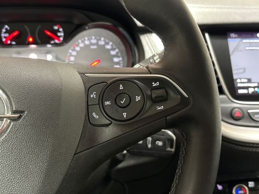 Opel Grandland X 1.2 Turbo Sport Automaat (APPLE CARPLAY, GROOT NAVI, CLIMATE, STUUR/STOELVERWARMING, SPORTSTOELEN... ActivLease financial lease
