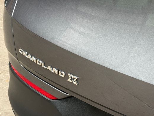 Opel Grandland X 1.2 Turbo Sport Automaat (APPLE CARPLAY, GROOT NAVI, CLIMATE, STUUR/STOELVERWARMING, SPORTSTOELEN... ActivLease financial lease