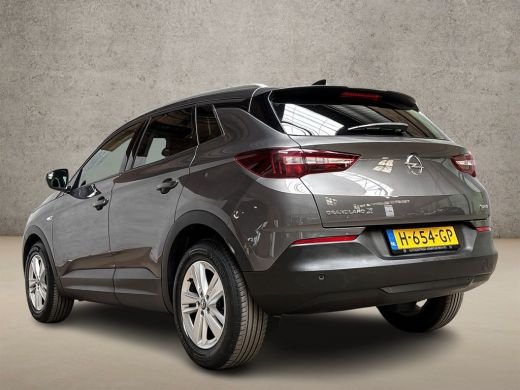 Opel Grandland X 1.2 Turbo Sport Automaat (APPLE CARPLAY, GROOT NAVI, CLIMATE, STUUR/STOELVERWARMING, SPORTSTOELEN... ActivLease financial lease